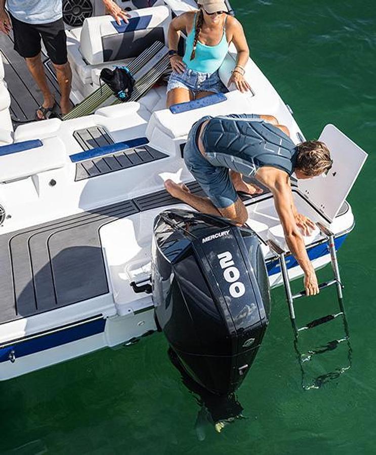 SunDeck 187 Outboard