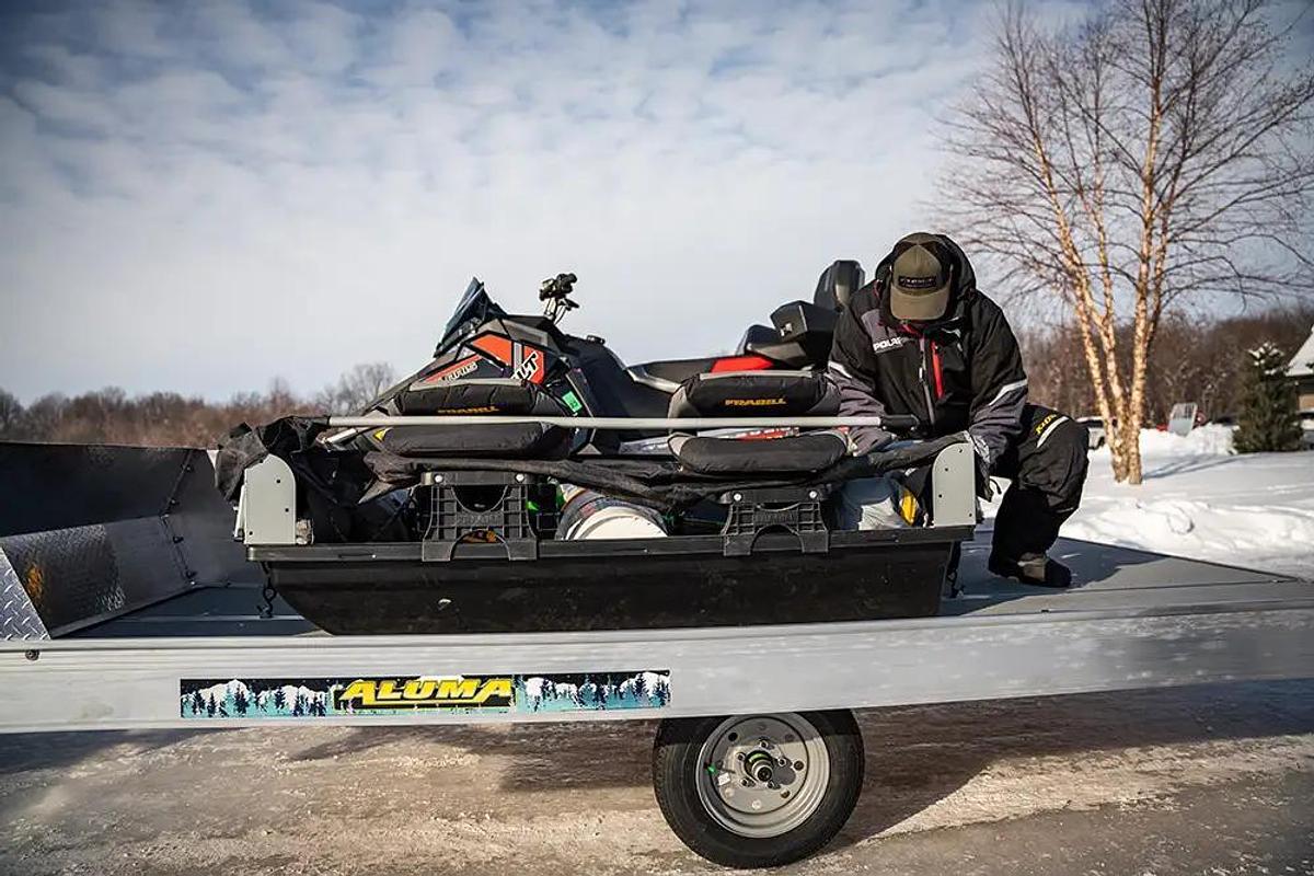 8610 TILT-8612 TILT Snowmobile Trailers