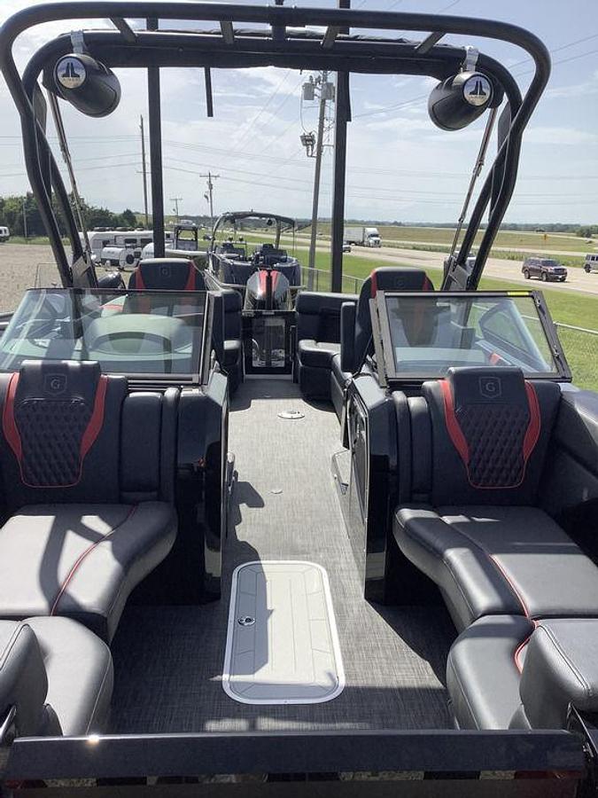 2026 Godfrey XP 2500