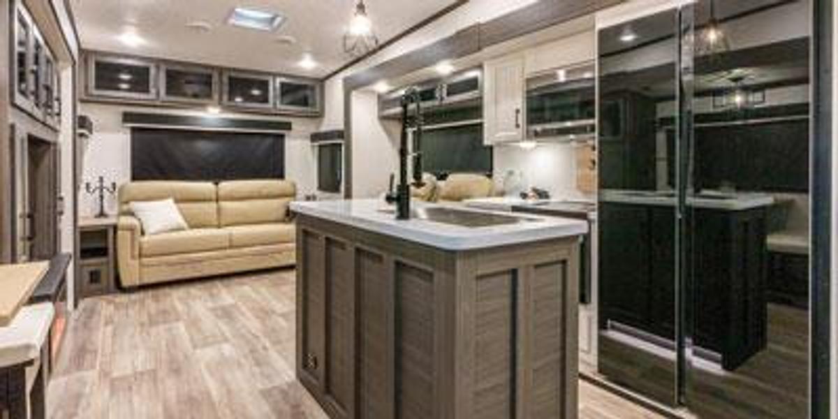 SportTrek Touring Edition Fifth Wheel STTF363VFR
