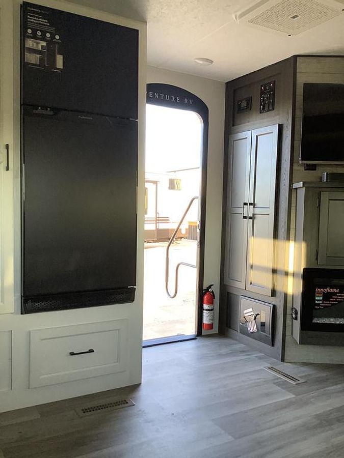 2025 Venture RV SportTrek ST251VFK