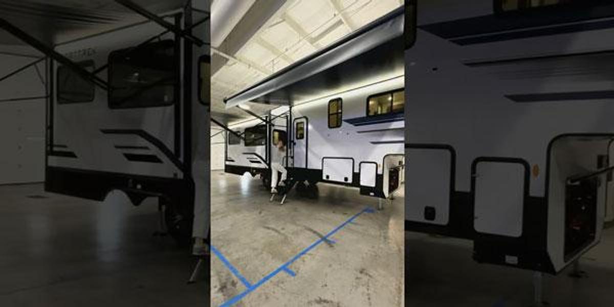 SportTrek Fifth Wheel STF303VIK