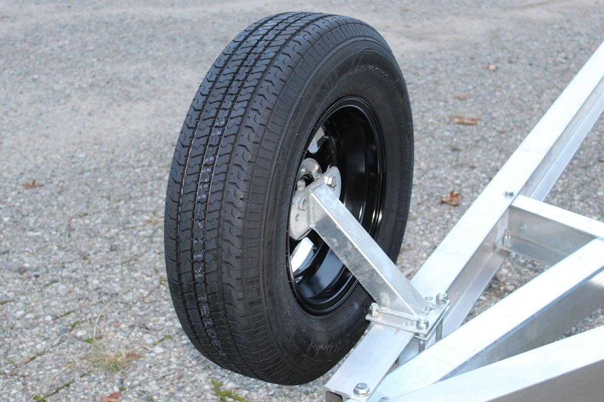 Triple Aluminum Axle V-Hull