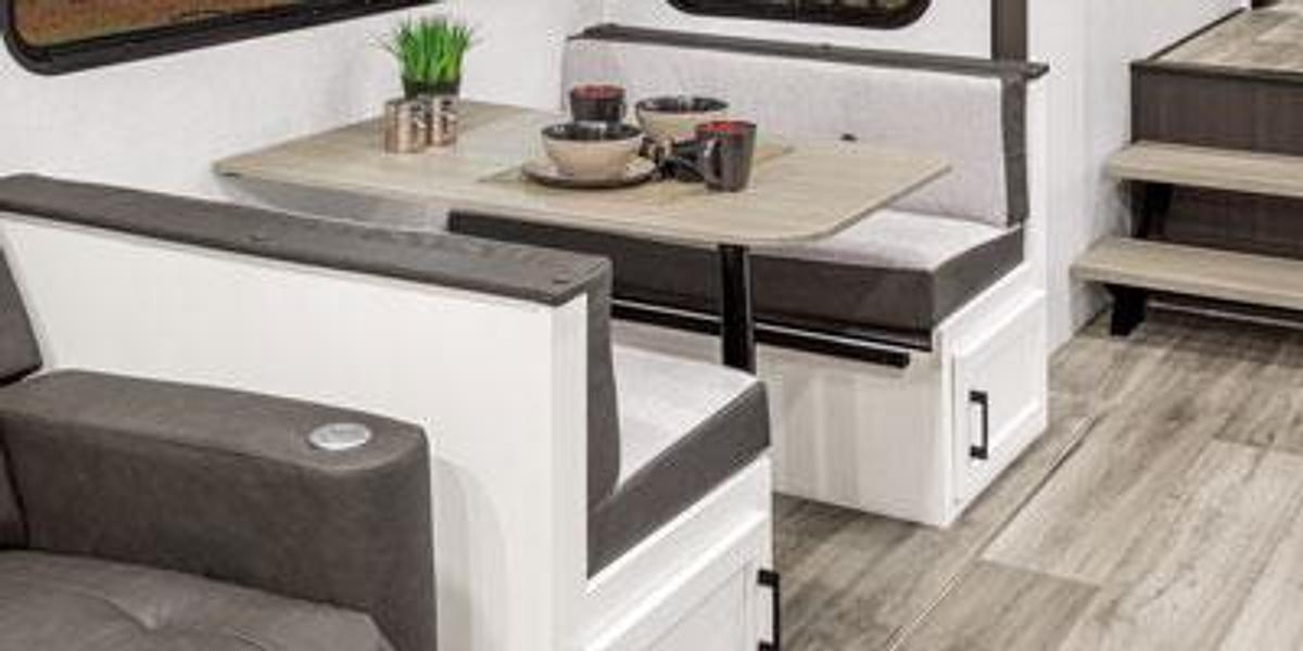 SportTrek Fifth Wheel STF312VTB