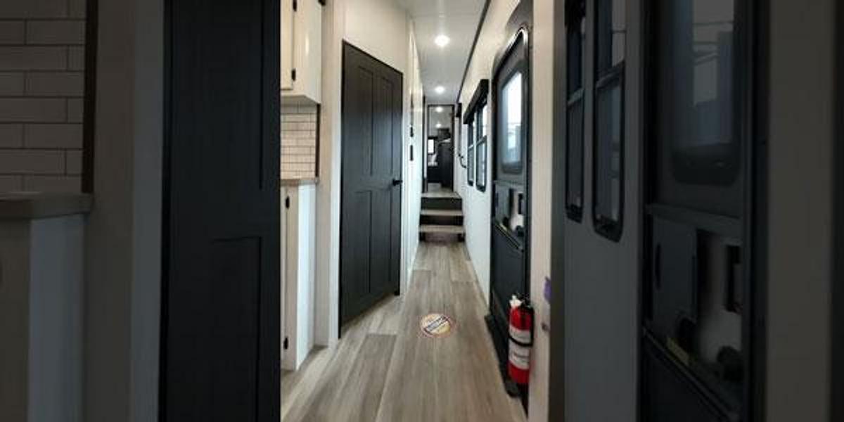 SportTrek Touring Edition Fifth Wheel STTF363VFR