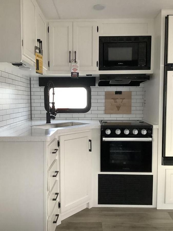 2025 Venture RV SportTrek STT292VRB