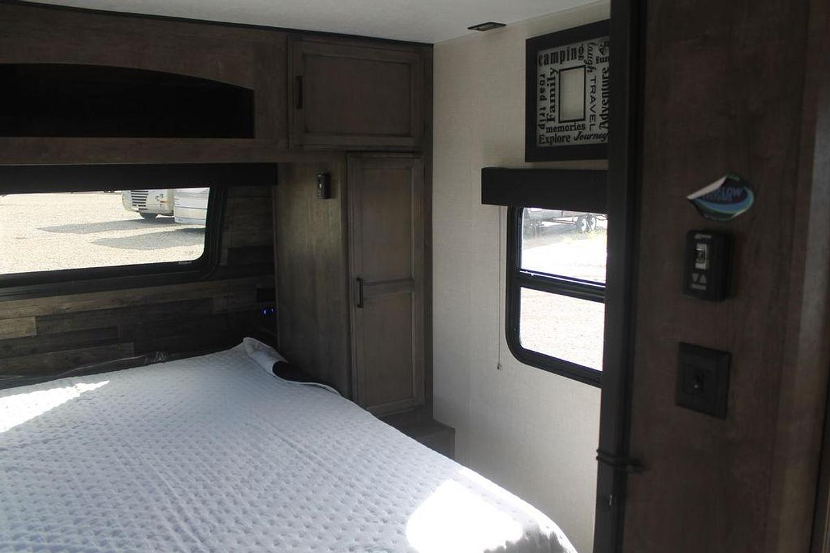 2023 Venture RV Stratus SR291VQB