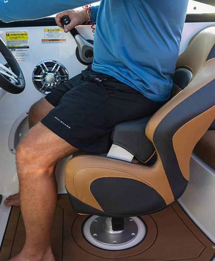 SunDeck 2690 Outboard