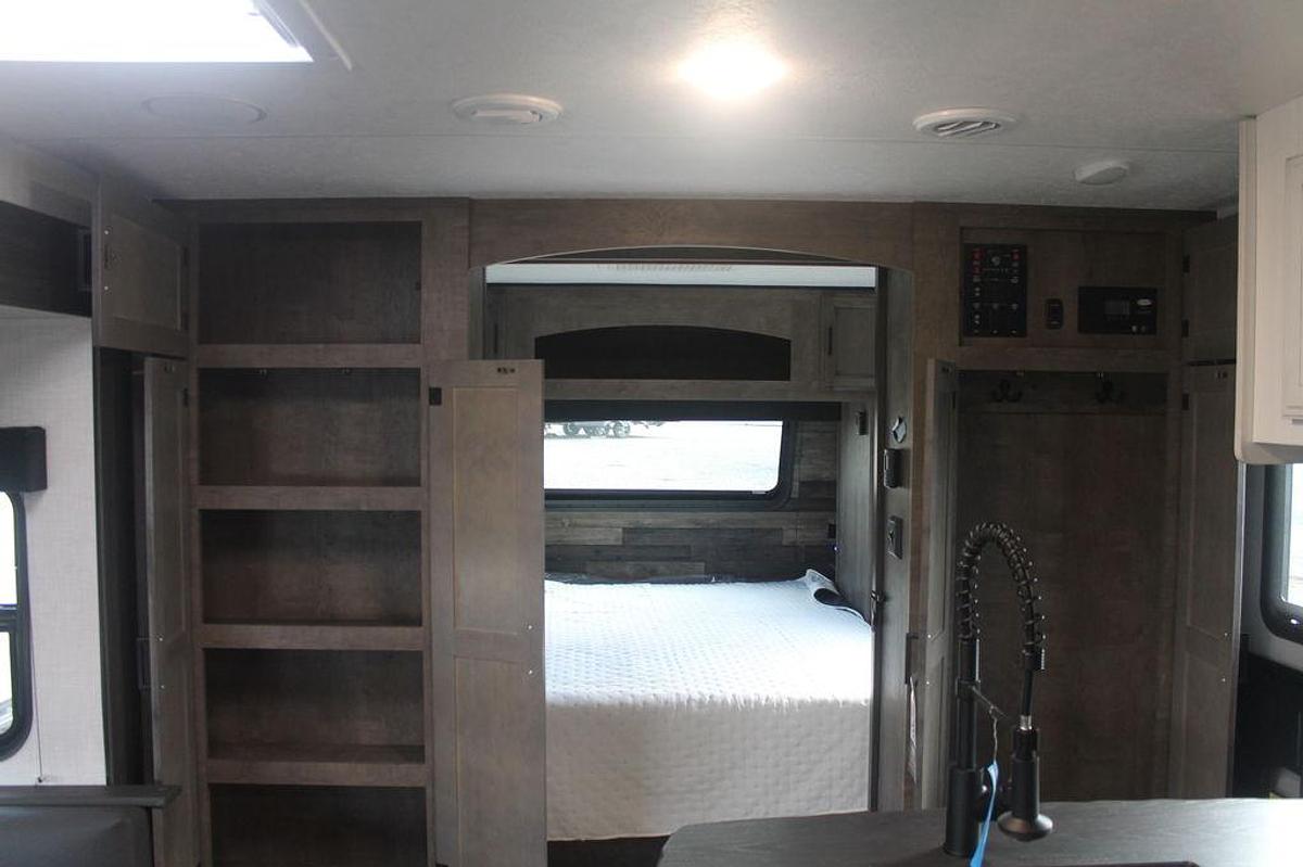 2023 Venture RV Stratus SR291VQB