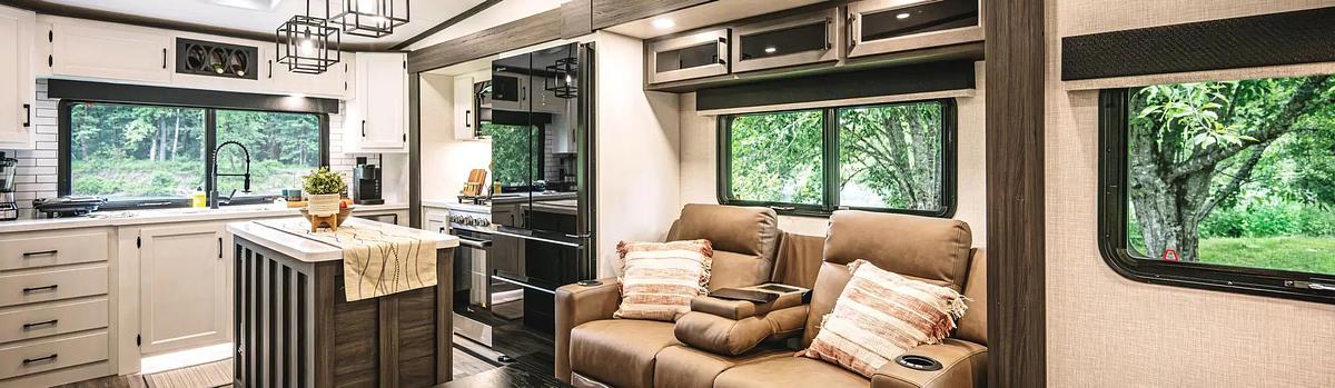 SportTrek Touring Edition Fifth Wheel STTF354VBH