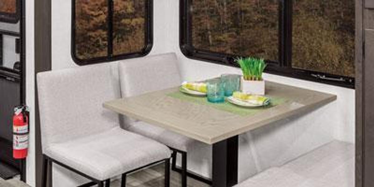SportTrek Touring Edition Fifth Wheel STTF353VIK