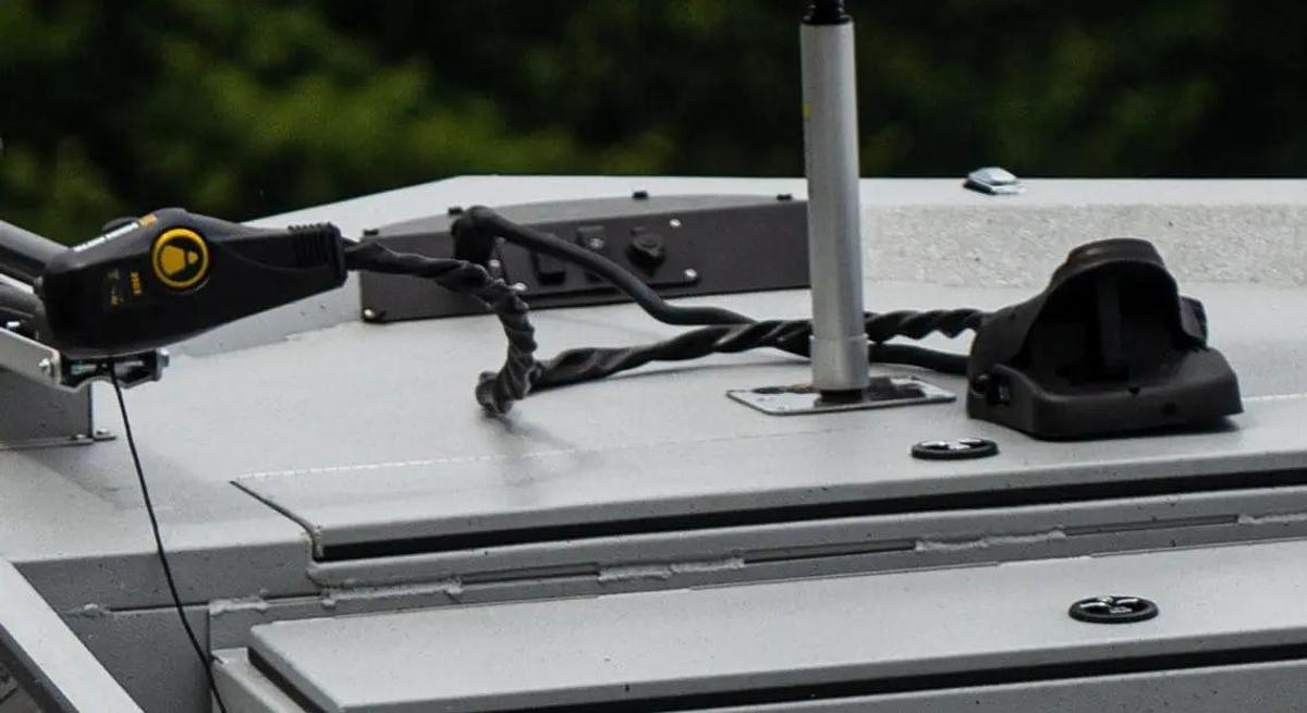 Stalker Side Console