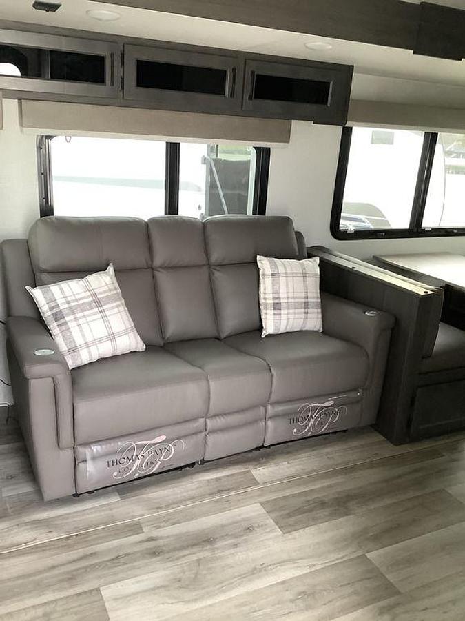2025 Venture RV SportTrek STT292VRB