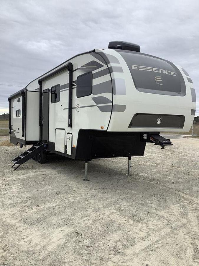 2025 Cruiser E-28RL