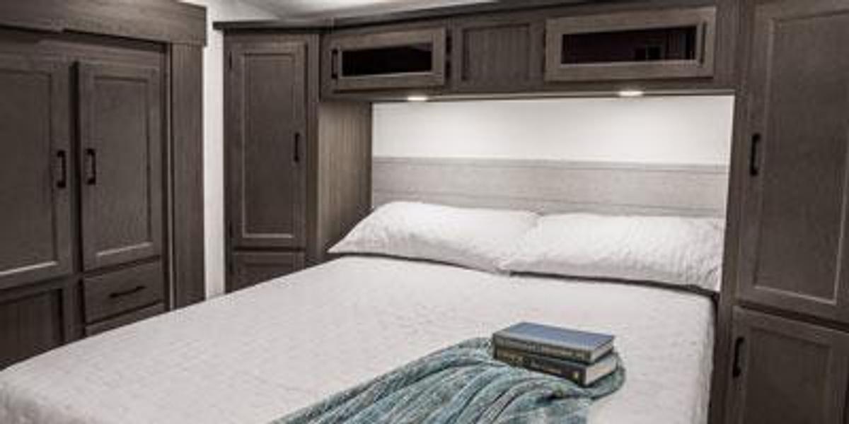 SportTrek Fifth Wheel STF303VIK