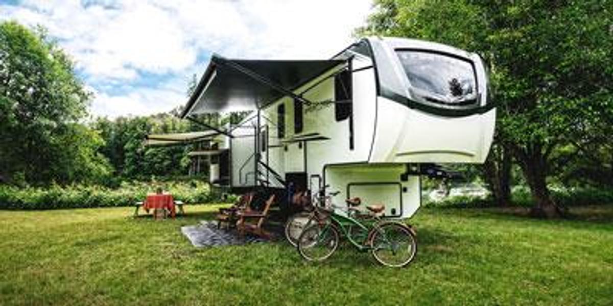 SportTrek Touring Edition Fifth Wheel STTF353VRK