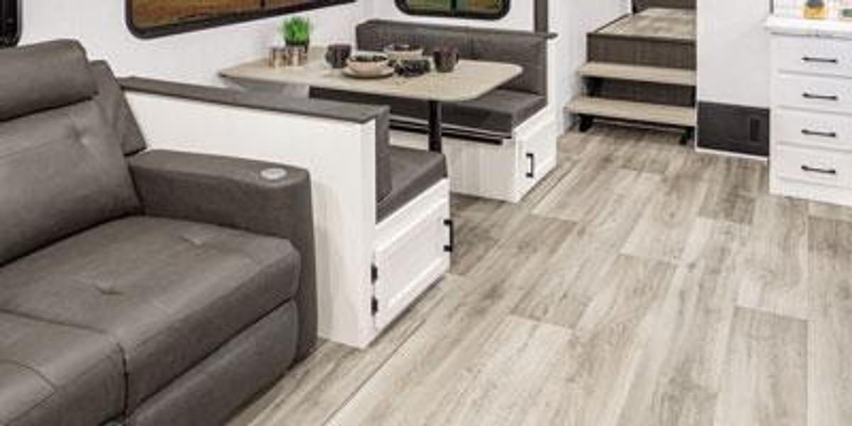 SportTrek Fifth Wheel STF312VTB