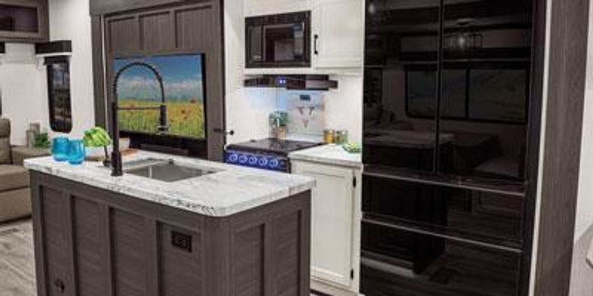 SportTrek Fifth Wheel STF303VIK