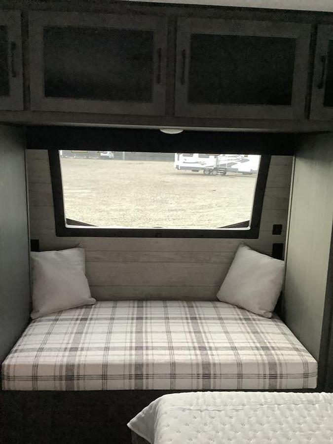 2025 Venture RV SportTrek STT292VRB