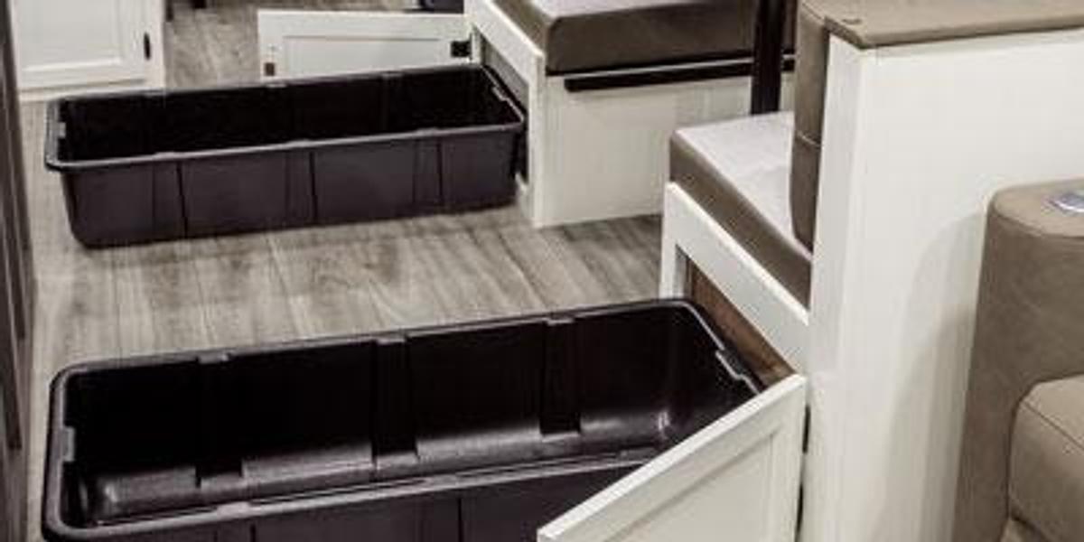 SportTrek Fifth Wheel STF303VIK