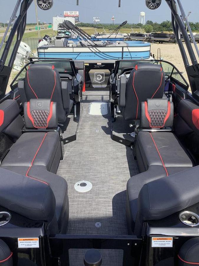 2026 Godfrey XP 2500