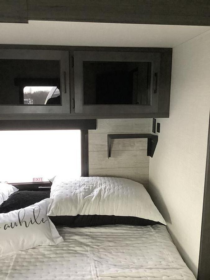 2025 Venture RV SportTrek STT292VRB
