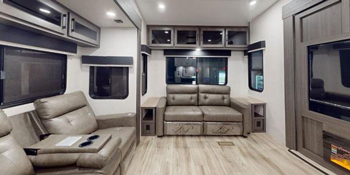 SportTrek Fifth Wheel STF303VIK