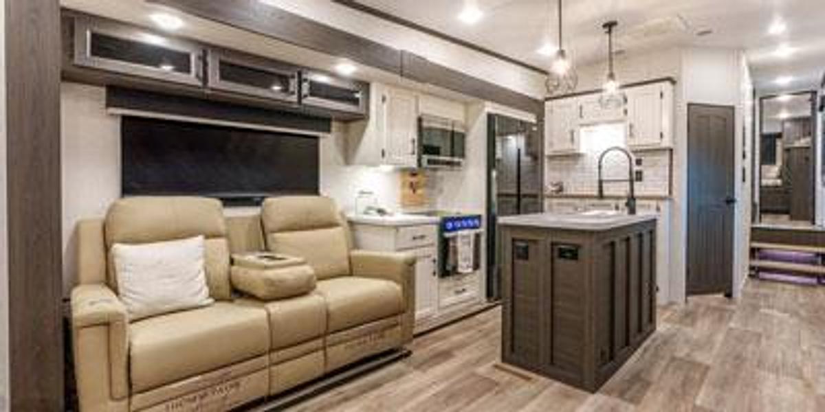 SportTrek Touring Edition Fifth Wheel STTF363VFR