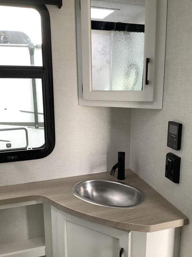 2025 Venture RV SportTrek STT292VRB