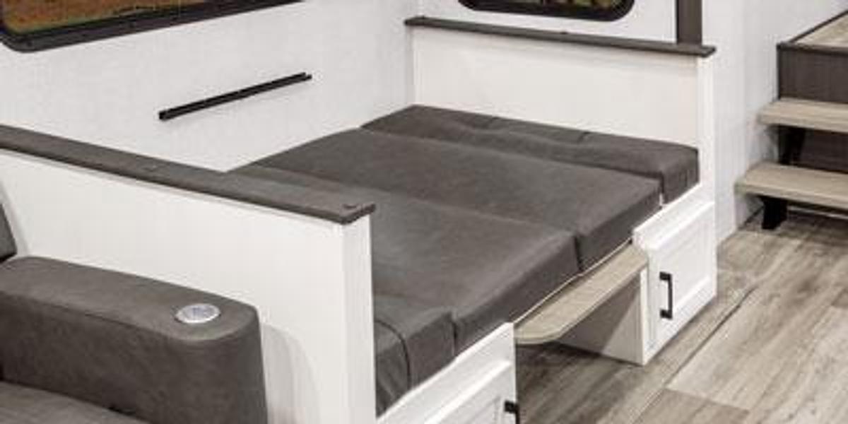 SportTrek Fifth Wheel STF312VTB