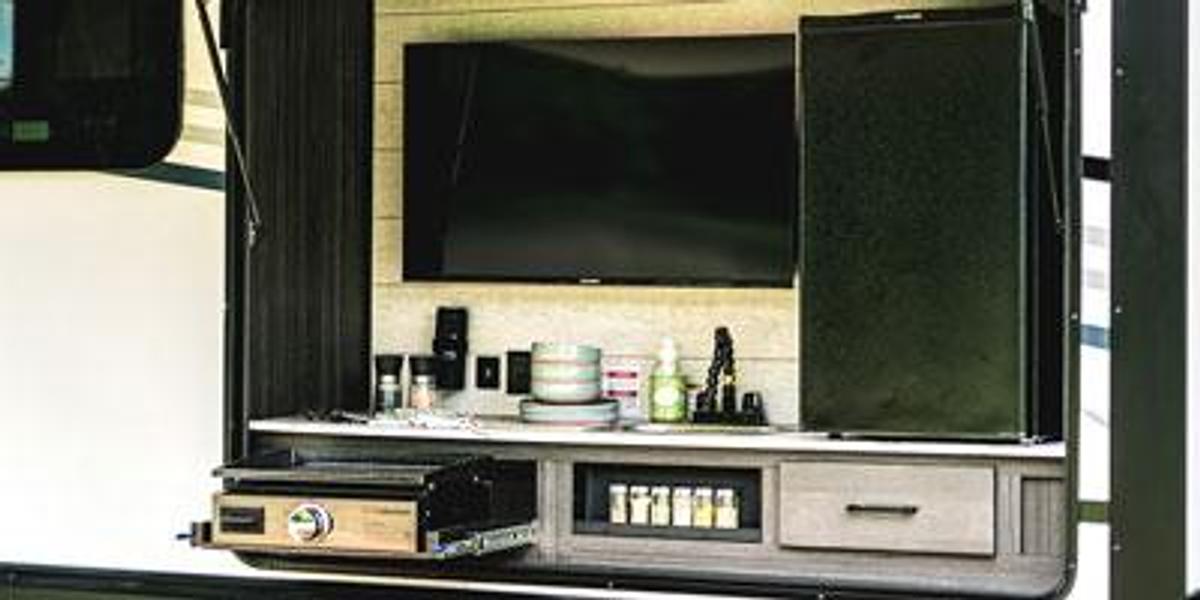 SportTrek Touring Edition Fifth Wheel STTF353VRK