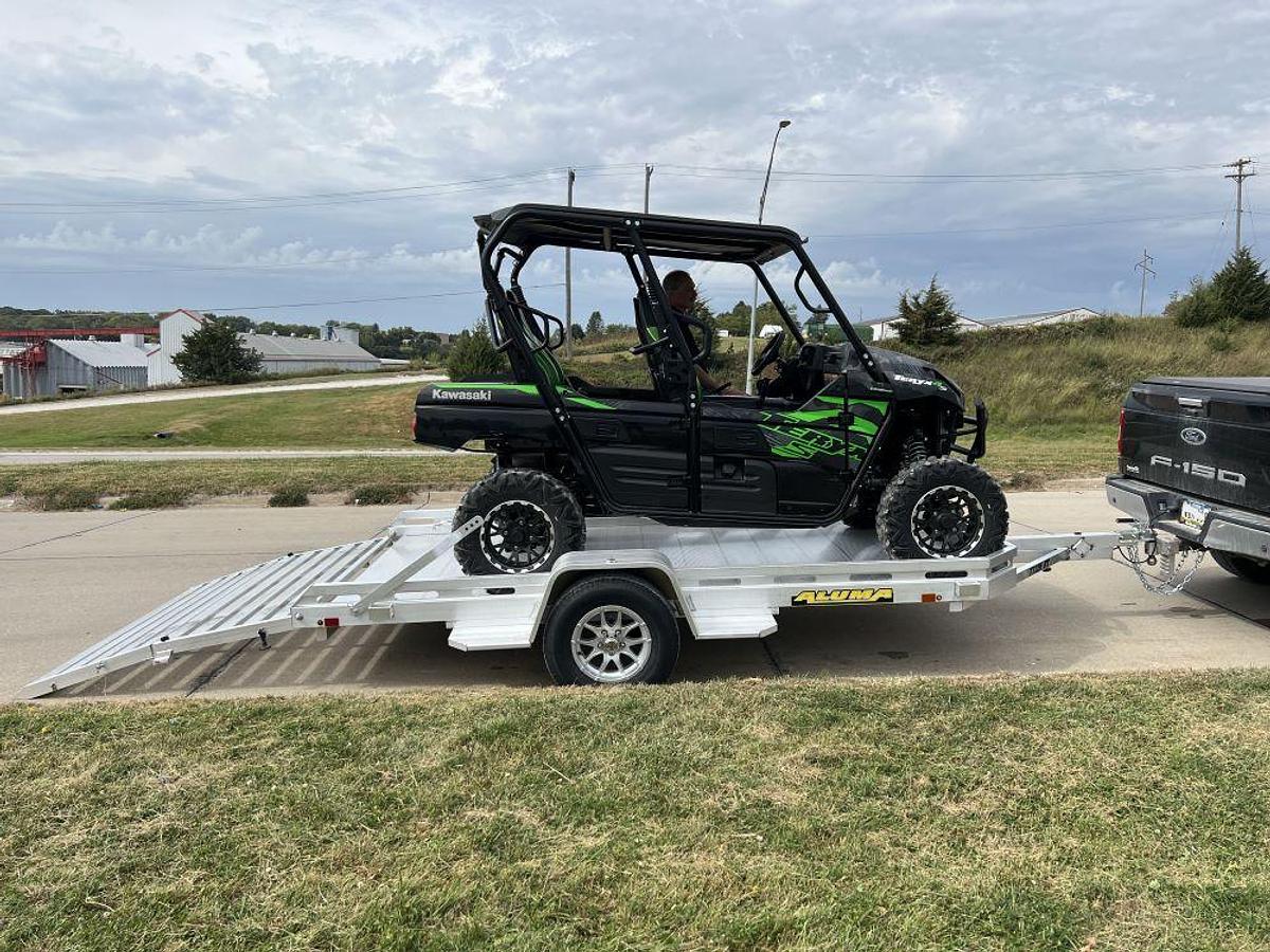 7710H – 7712H Utility Trailers