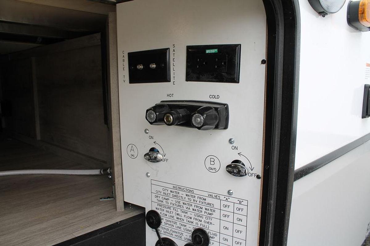 2023 KZ RV Durango Half-Ton D274BHD
