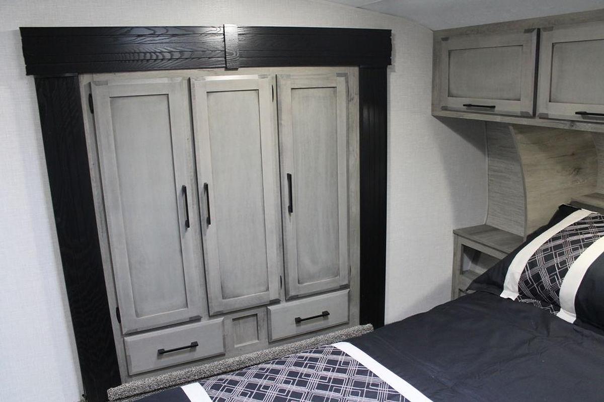 2023 KZ RV Durango Half-Ton D274BHD