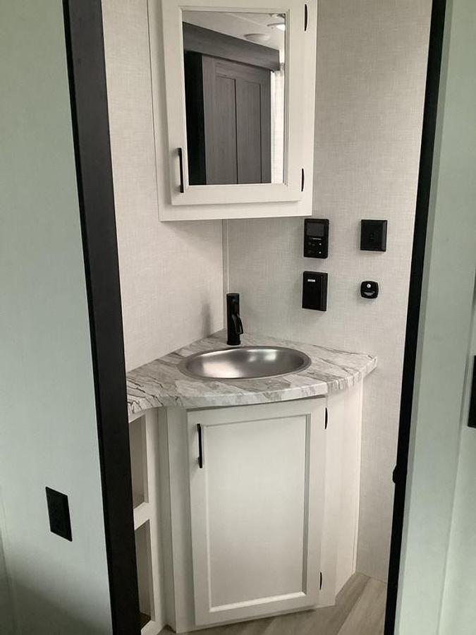 2025 Venture RV Stratus SR262VFK