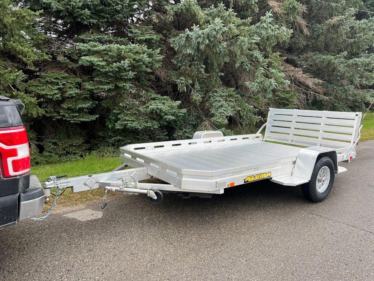 7710H – 7712H Utility Trailers