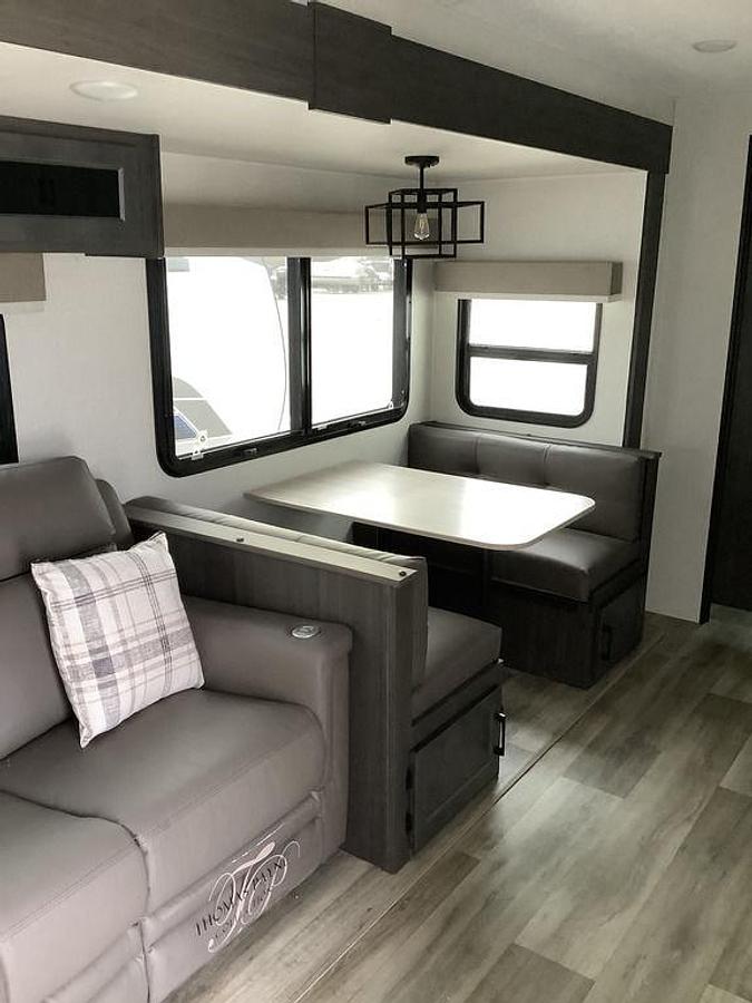 2025 Venture RV SportTrek STT292VRB
