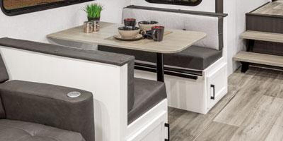 SportTrek Fifth Wheel STF312VTB