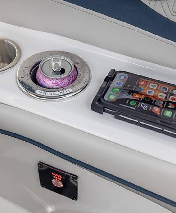 SunDeck 2600 Outboard