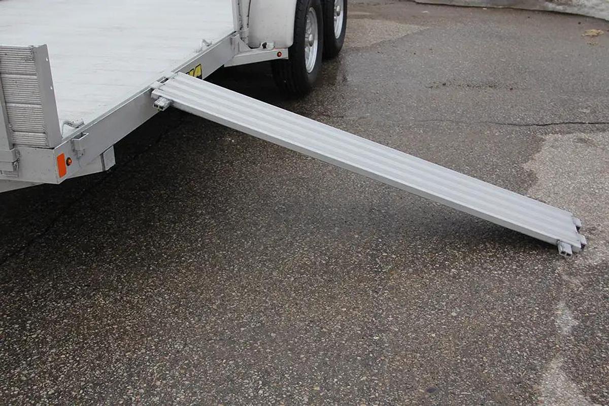 8116-8122-TA-BT-SR Utility Trailers