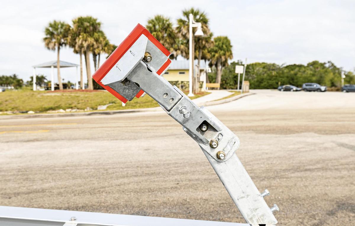 Triple Aluminum Axle V-Hull
