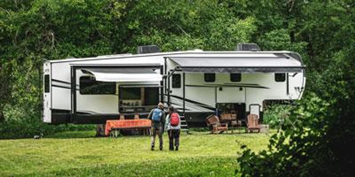 SportTrek Touring Edition Fifth Wheel STTF353VRK