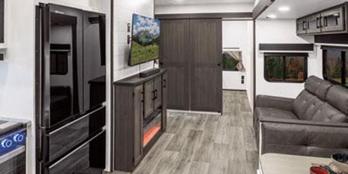 SportTrek Fifth Wheel STF312VTB