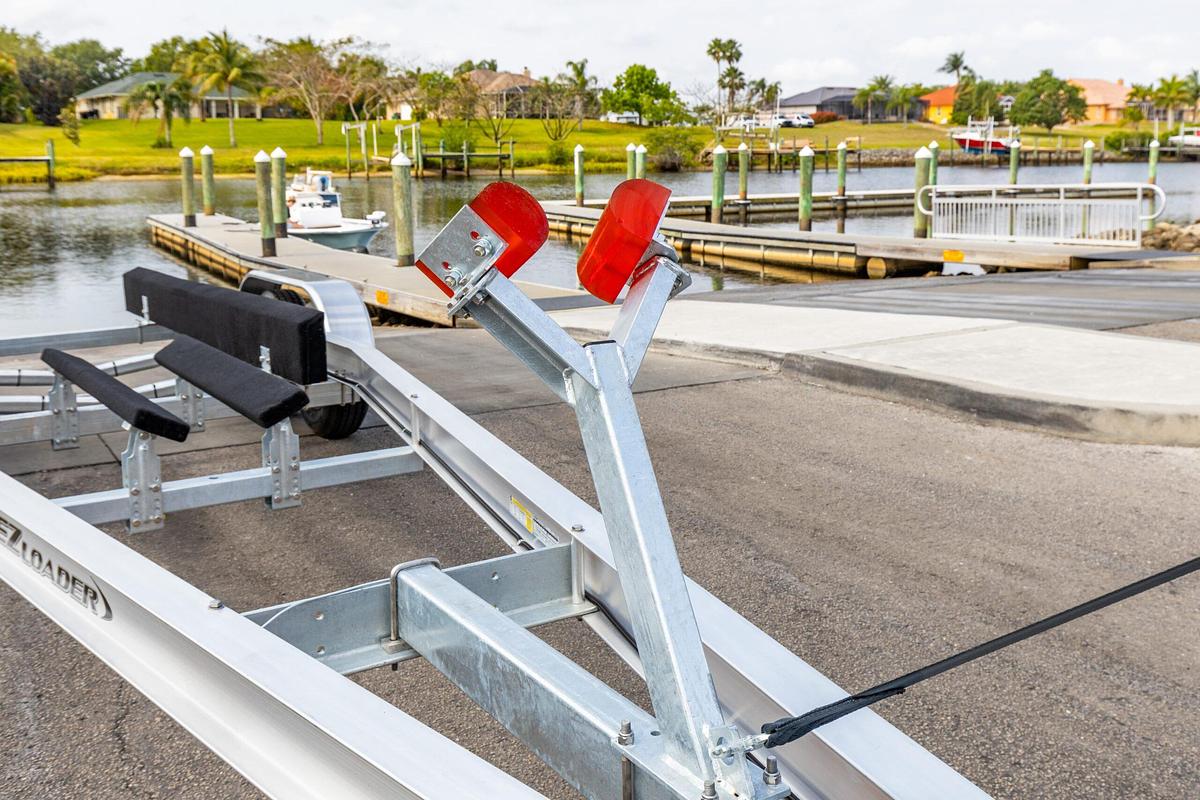 Single Axle V-Hull
