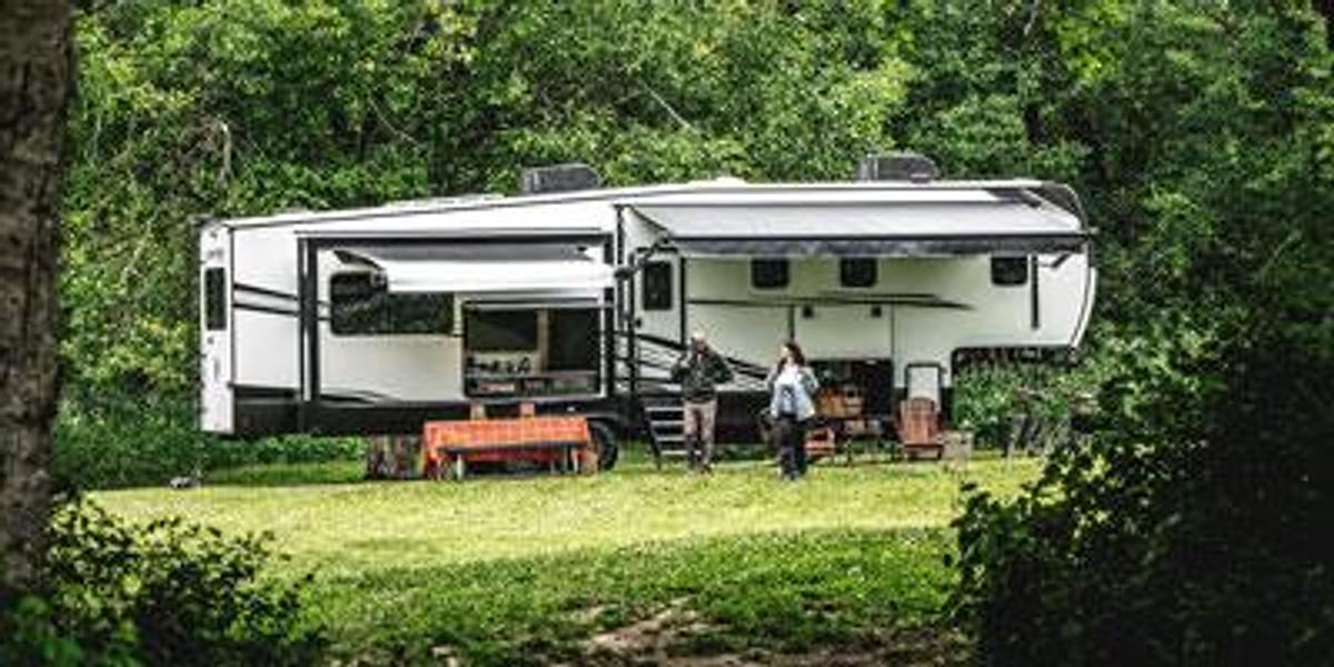 SportTrek Touring Edition Fifth Wheel STTF353VRK