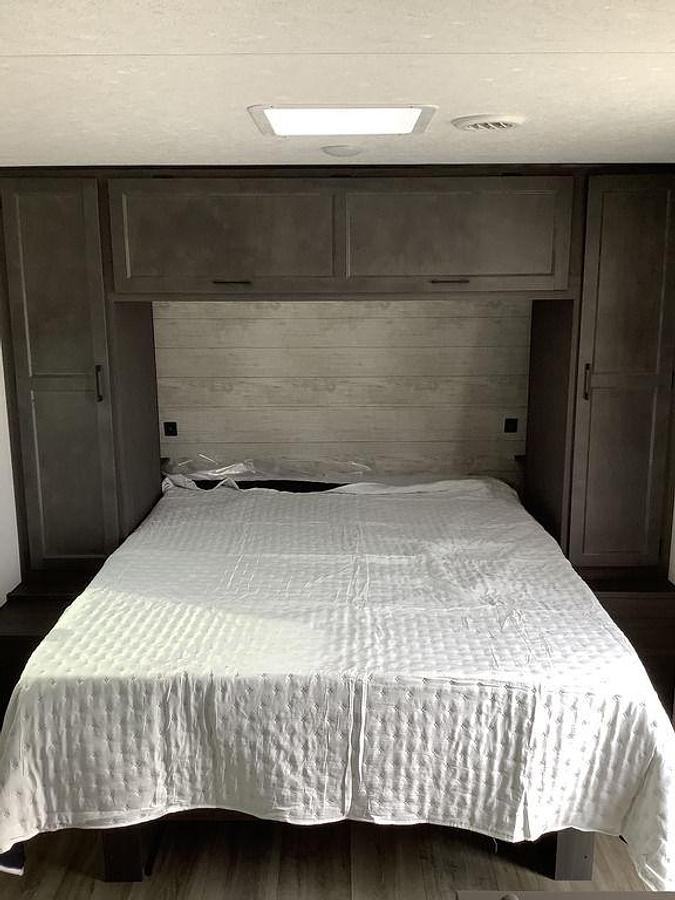 2025 Venture RV Stratus SR221VRK