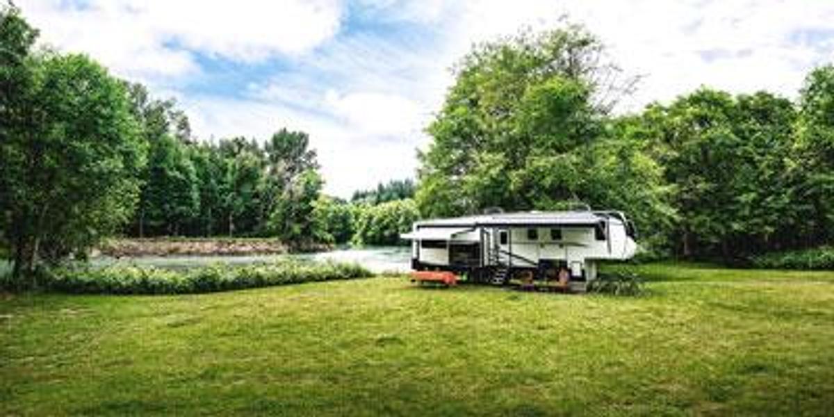 SportTrek Touring Edition Fifth Wheel STTF353VRK