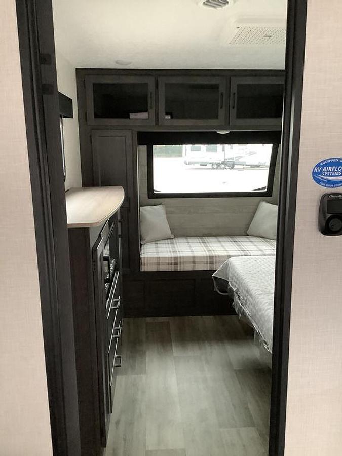 2025 Venture RV SportTrek STT292VRB