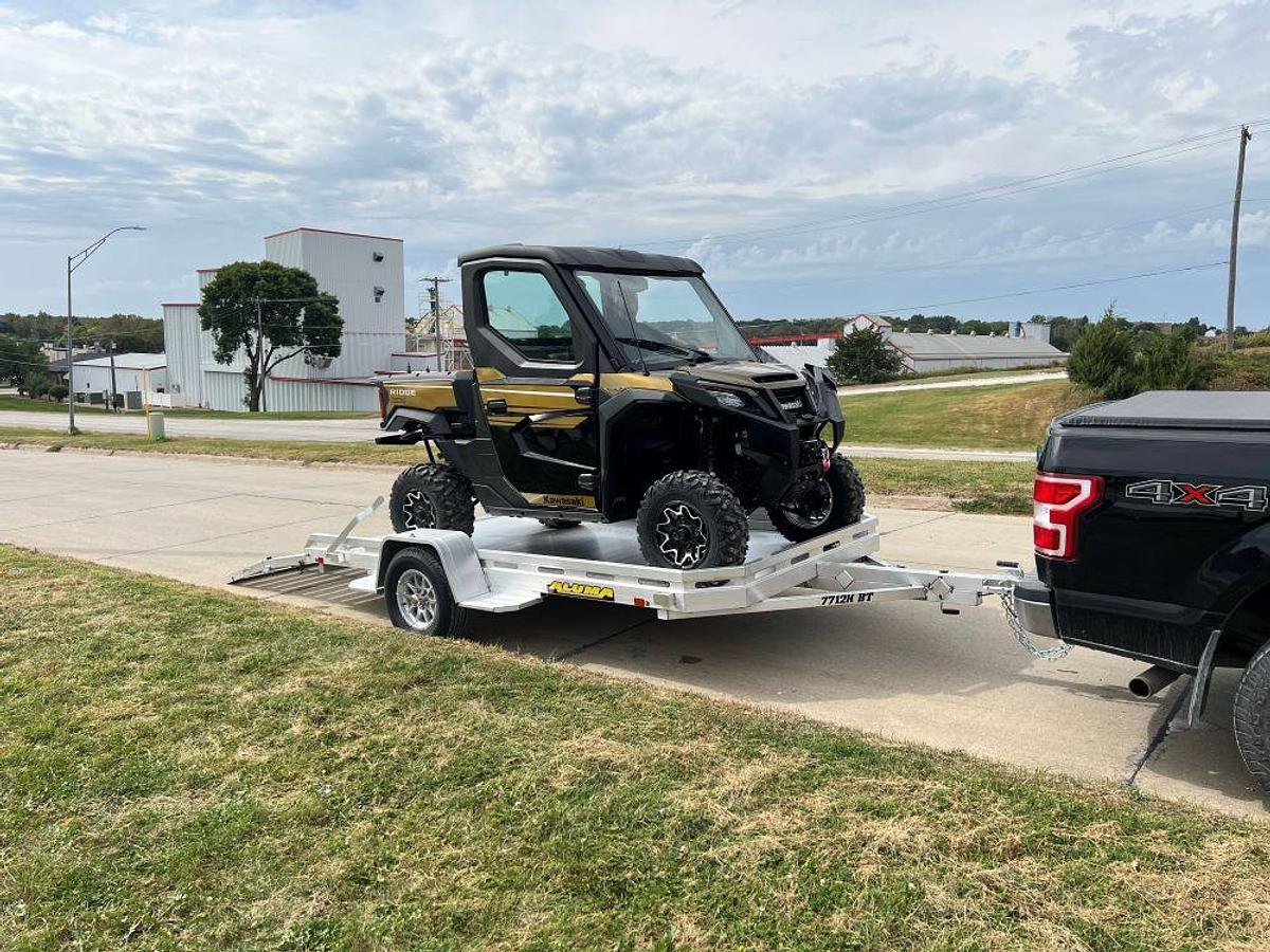7710H – 7712H Utility Trailers