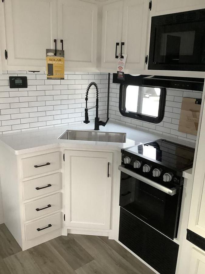 2025 Venture RV SportTrek STT292VRB